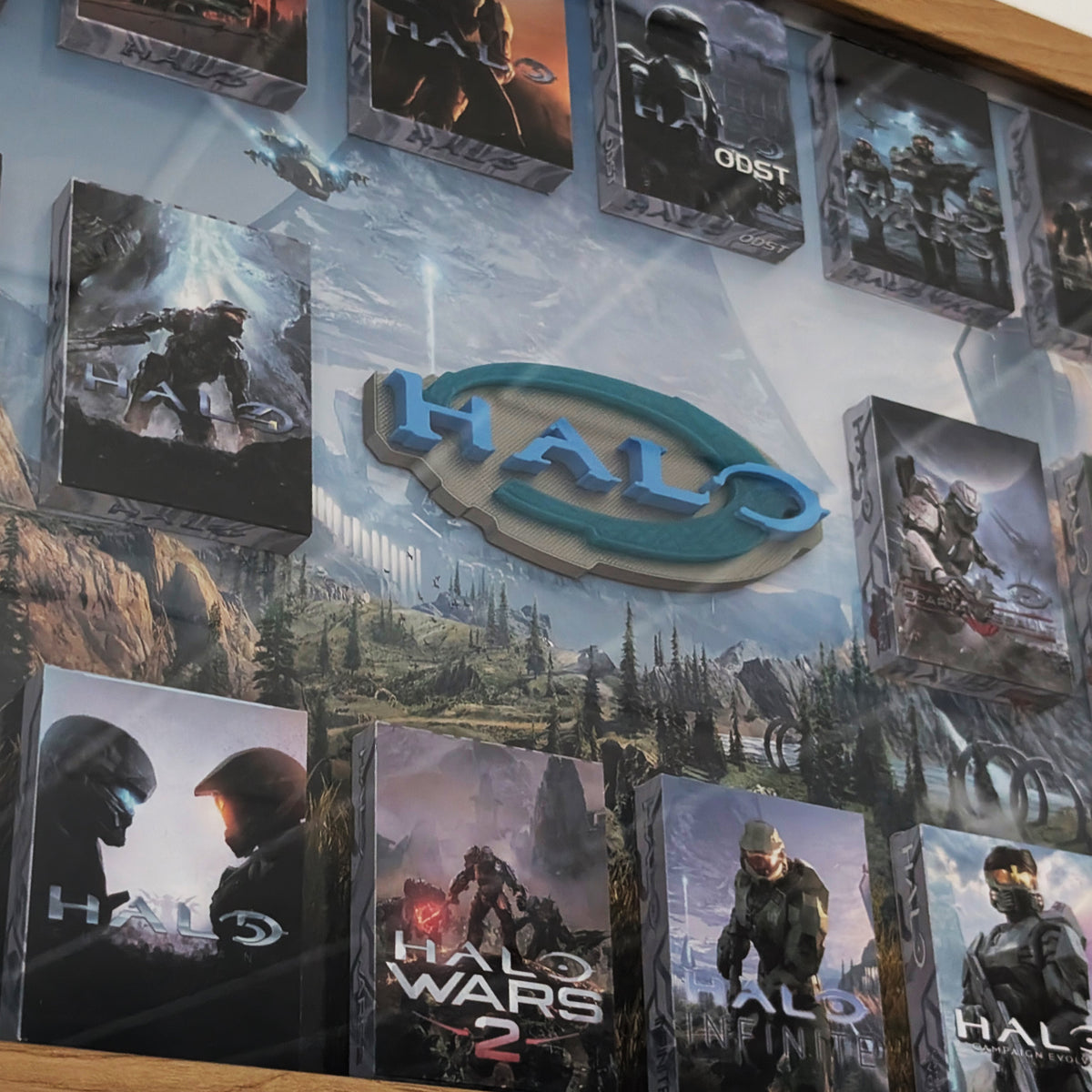 HALO - 3D Pictureframe with magnetic miniatures