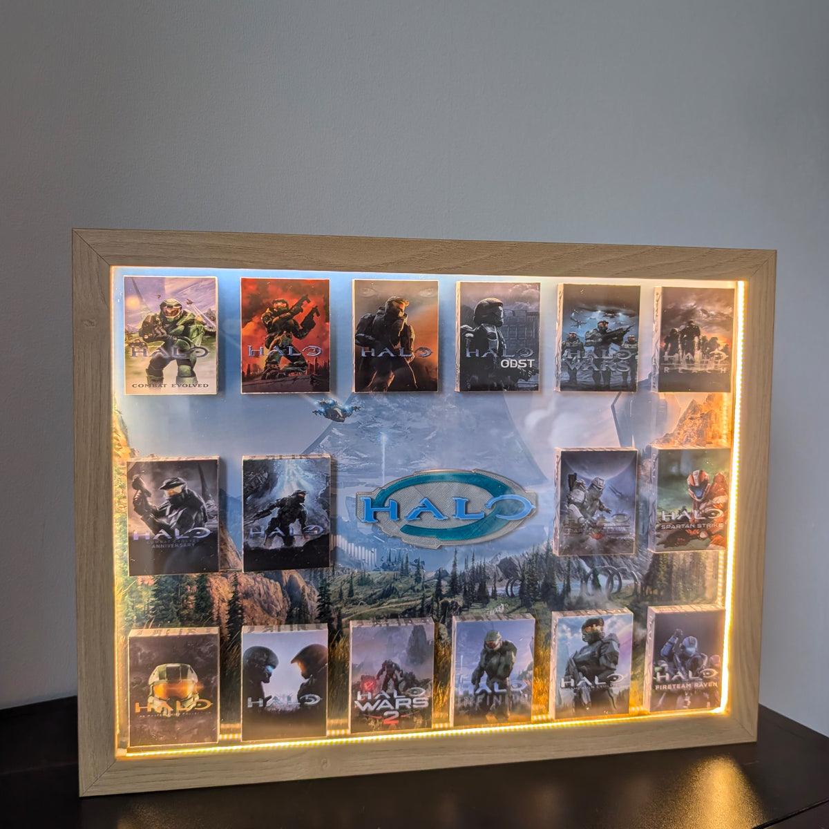 HALO - 3D Pictureframe with magnetic miniatures