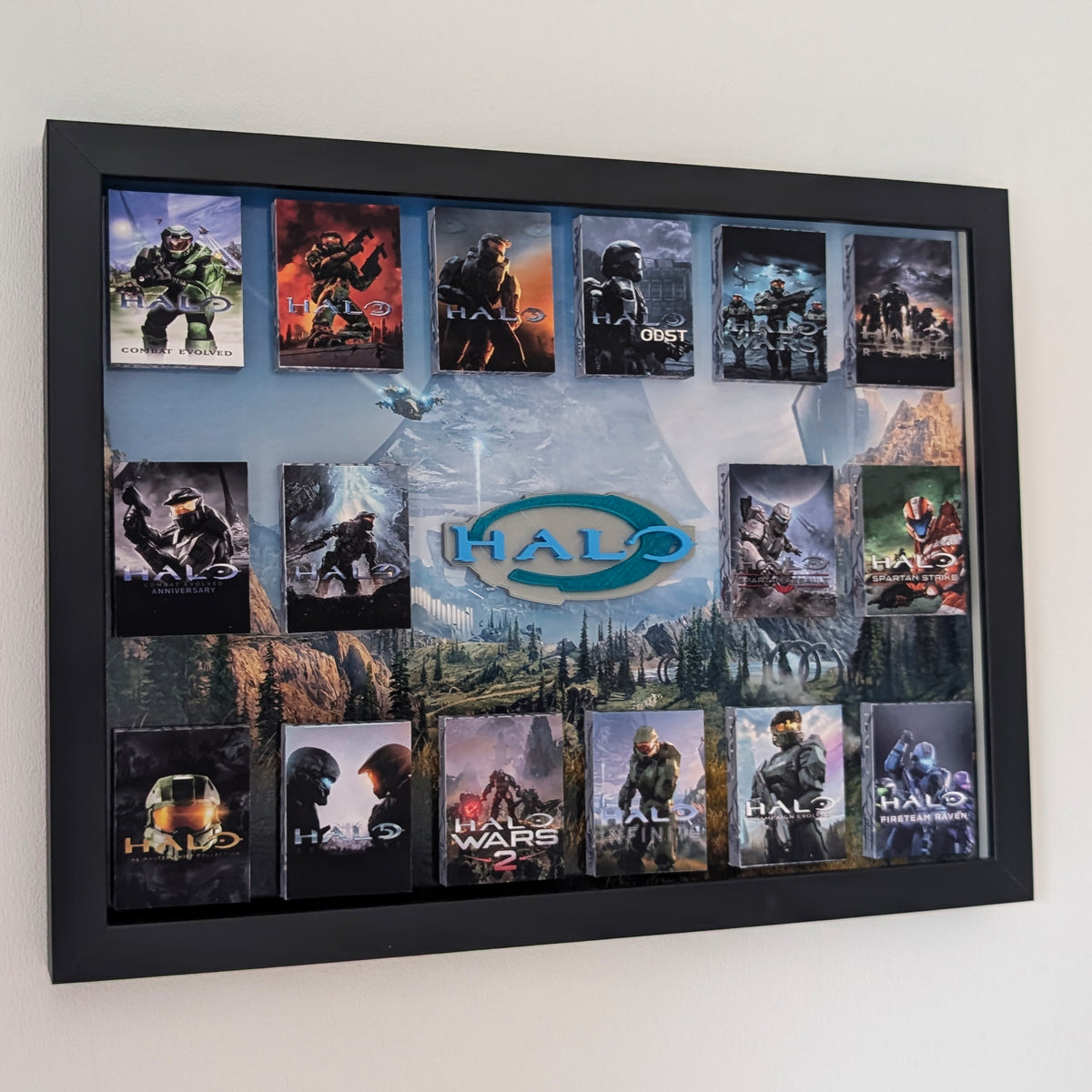 HALO - 3D Pictureframe with magnetic miniatures