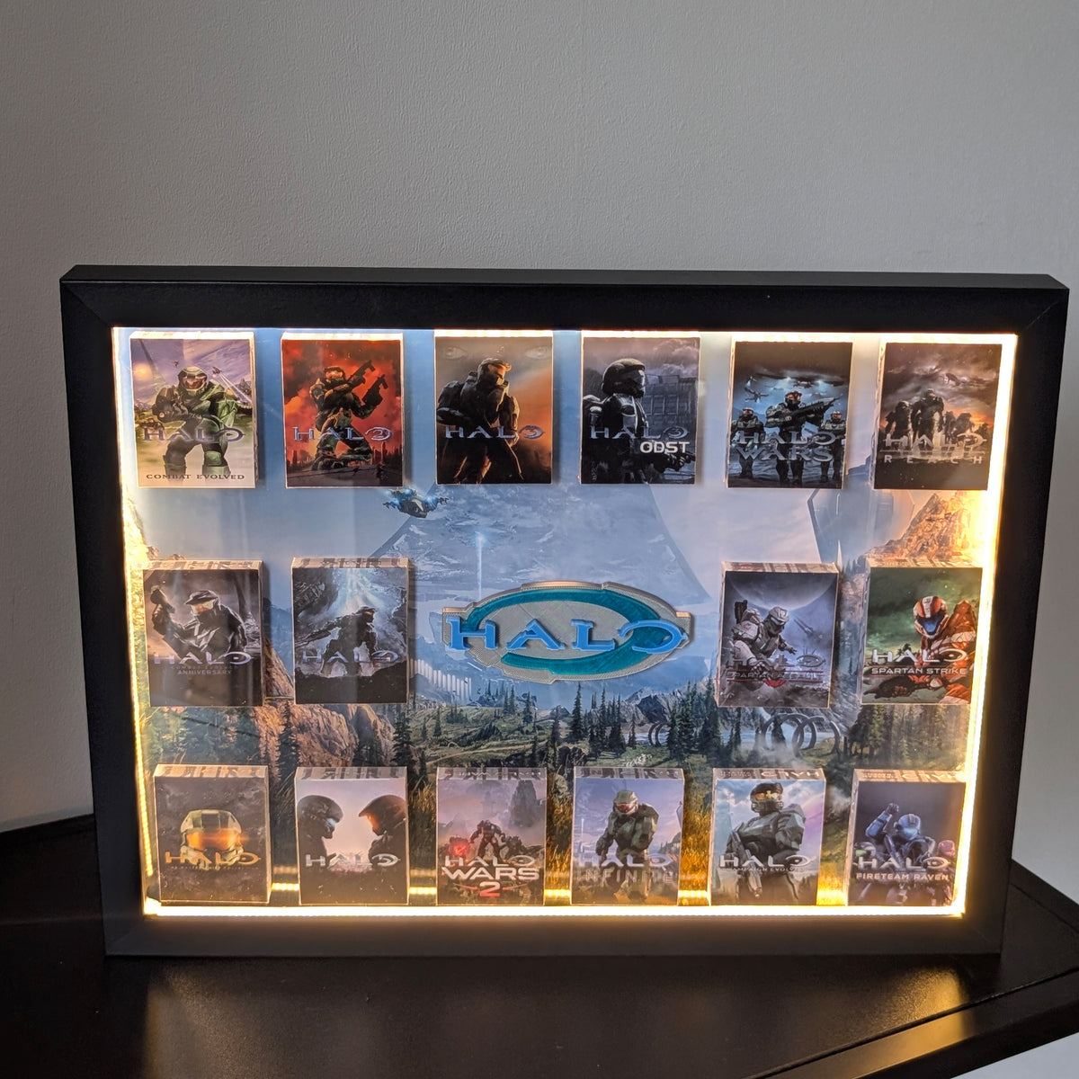 HALO - 3D Pictureframe with magnetic miniatures